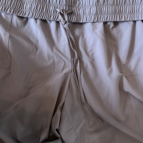 Active Zone Charcoal Grey Capris Pants. Size: 3X - Picture 7 of 9